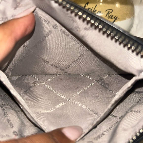 Michael Kors Black Jet Set Crossbody Bag - Picture 6 of 16